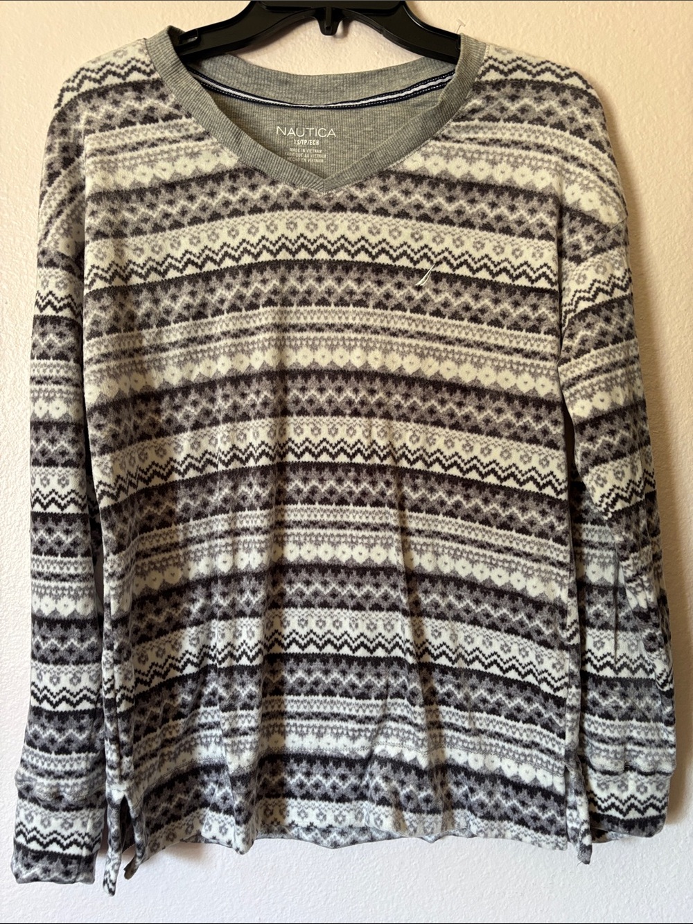 Nautica Womans Gray & White Patterned V Neck Long Sleeve Soft Sweater, Size XS